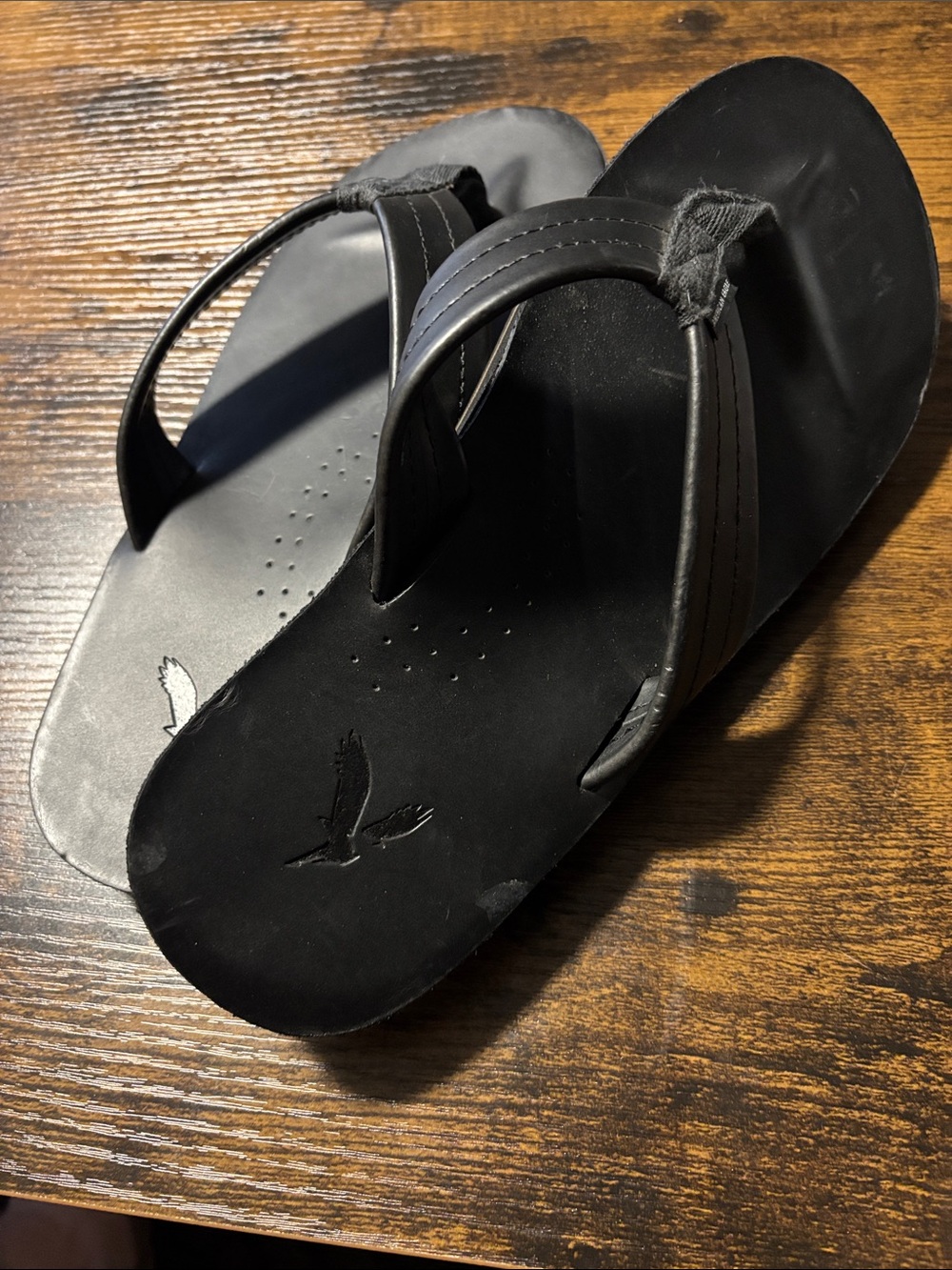 American Eagle Outfitters Black Men's Leather Flip Flops - Picture 3 of 5